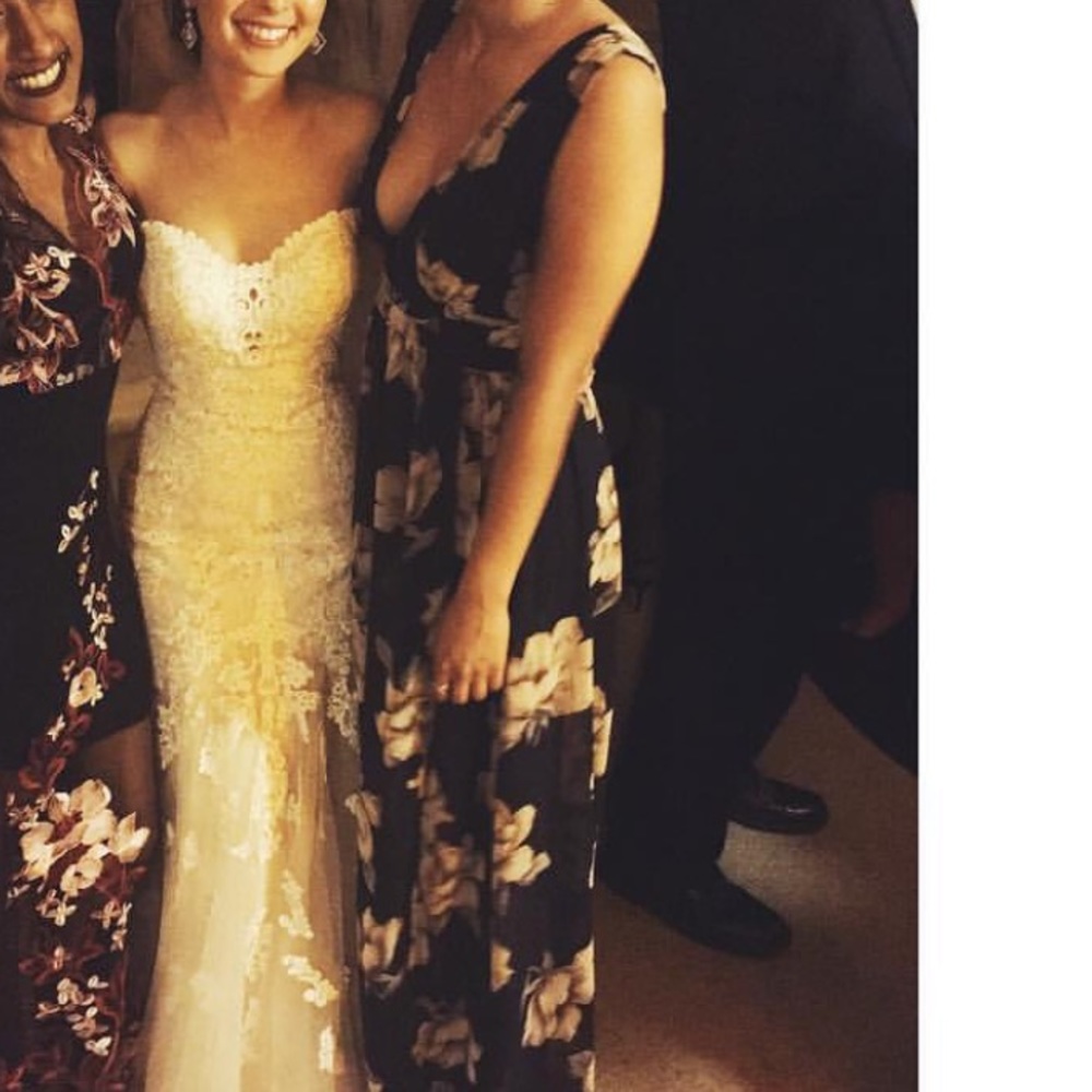 Lulu’s floral gown with slit